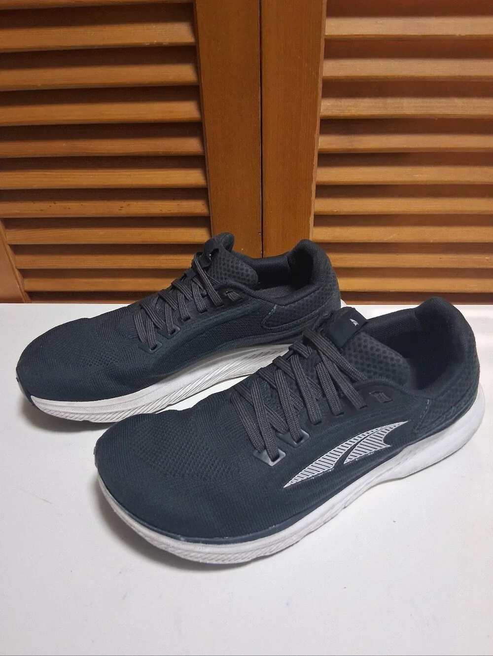 Altra Escalante 3 Women’s Running Shoe * Size: 9.5